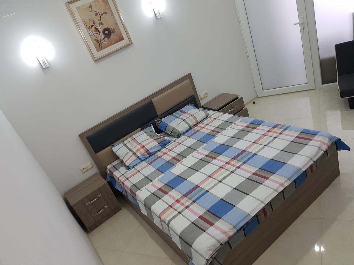 Apartment In Front Of Mcdonald'S Batumi Exterior foto