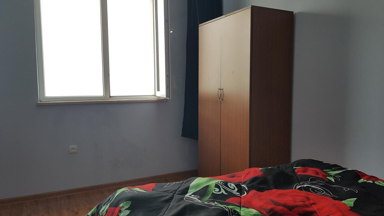 Apartment In Front Of Mcdonald'S Batumi Exterior foto