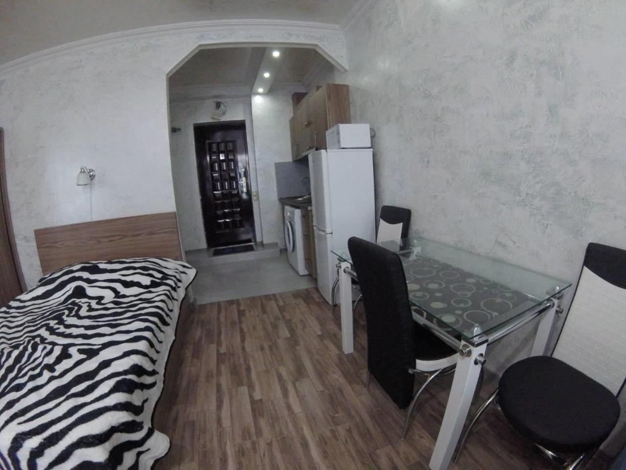 Apartment In Front Of Mcdonald'S Batumi Exterior foto